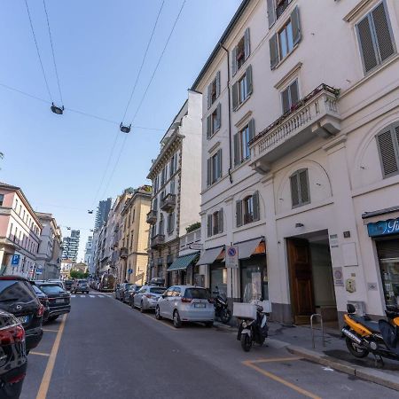 The Best Rent - Gorgeous Two-Bedroom Apartment In Porta Nuova District Milán Exterior foto
