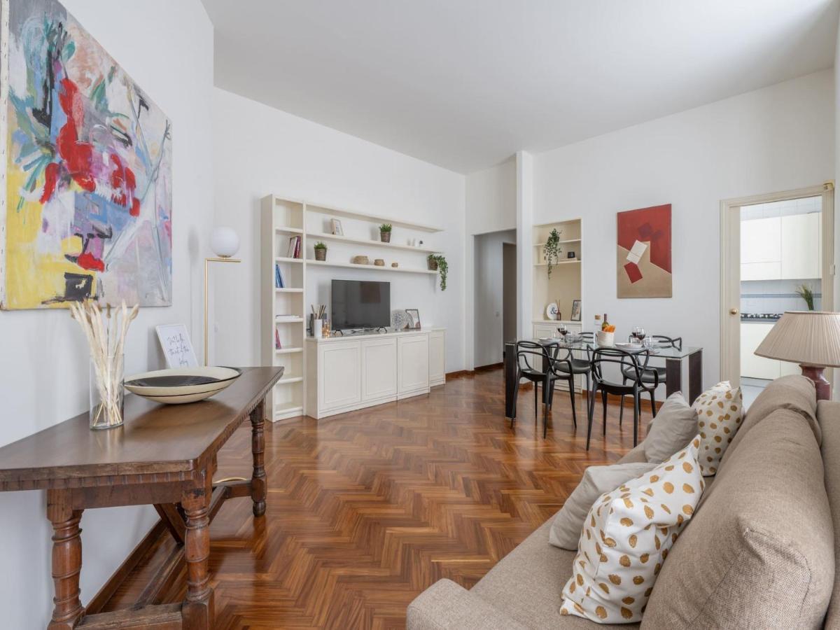 The Best Rent - Gorgeous Two-Bedroom Apartment In Porta Nuova District Milán Exterior foto